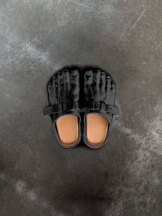 FOOT CLOGS