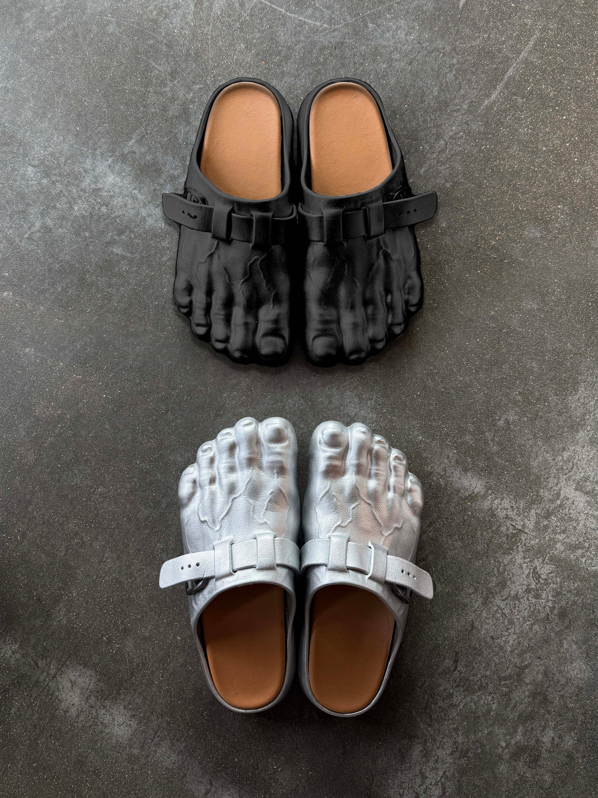FOOT CLOGS